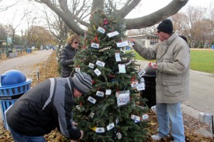 2017 Brookfield Zoo Tree Triming