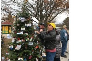 2019 Brookfield Zoo Tree Trimming